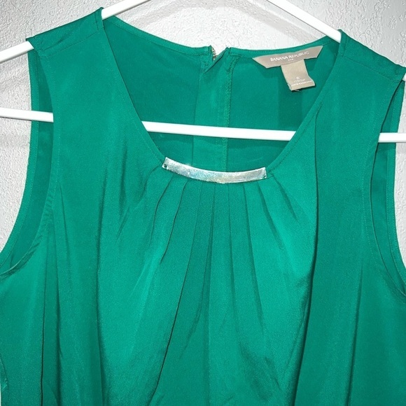 Banana Republic Green Top - Picture 2 of 6